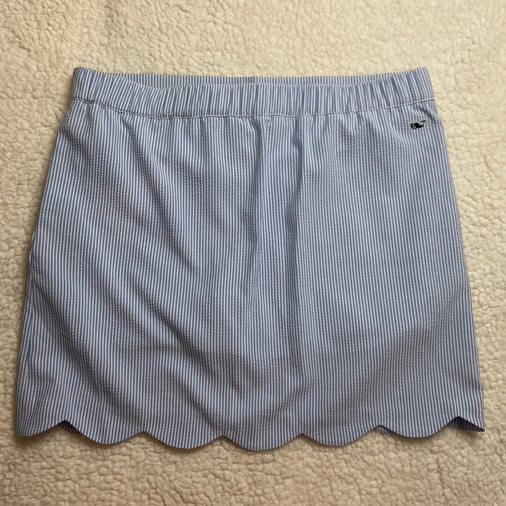 Vineyard vines skirt! Built in shorts! Never worn! Kids XL!